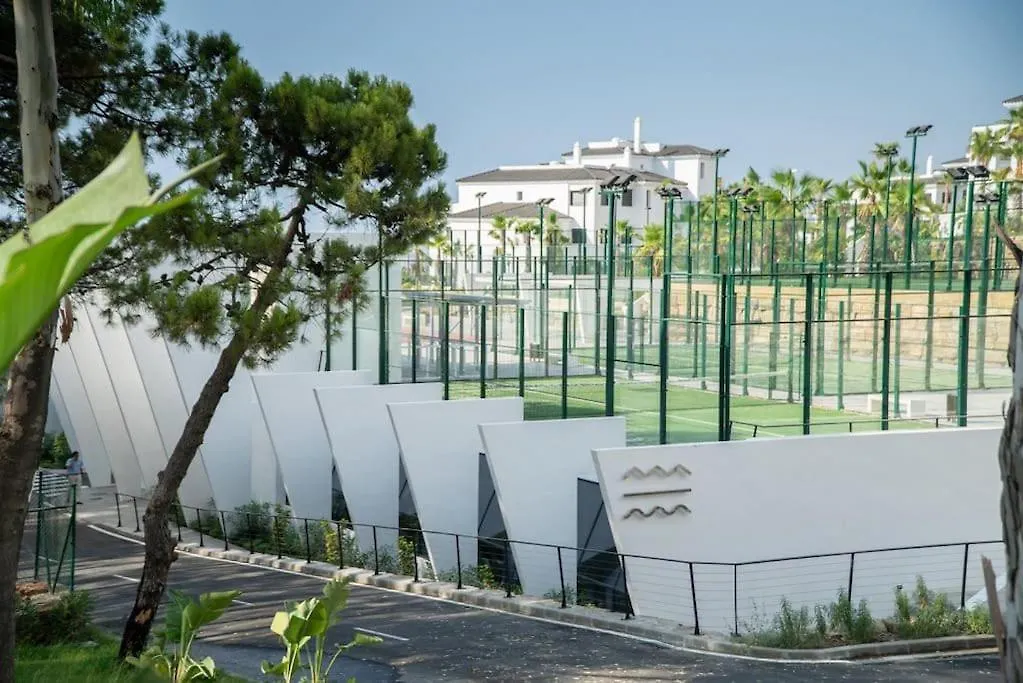 Elegant Two Bedroom Apartment At Estepona Hills! 0*,  Espanha