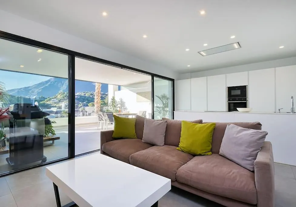 Elegant Two Bedroom Apartment At Estepona Hills! Espanha