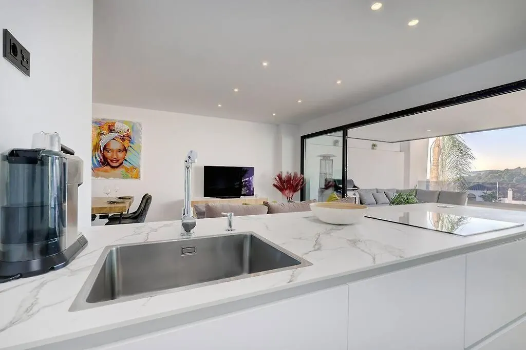 Elegant Two Bedroom Apartment At Estepona Hills! 0*,  Espanha