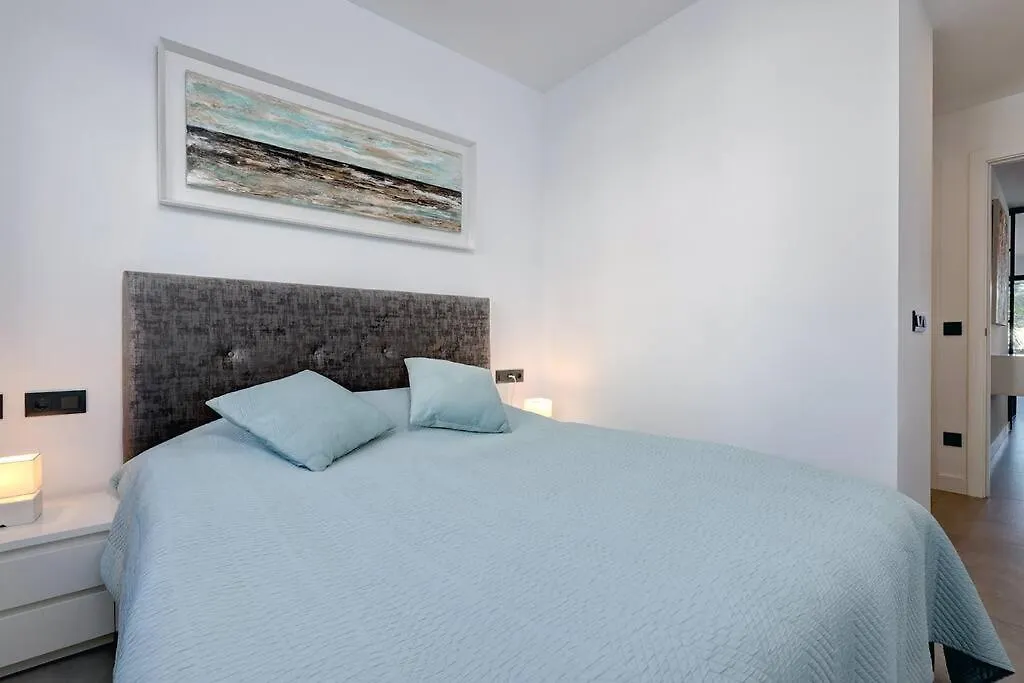 Elegant Two Bedroom Apartment At Estepona Hills! 0*,  Espanha