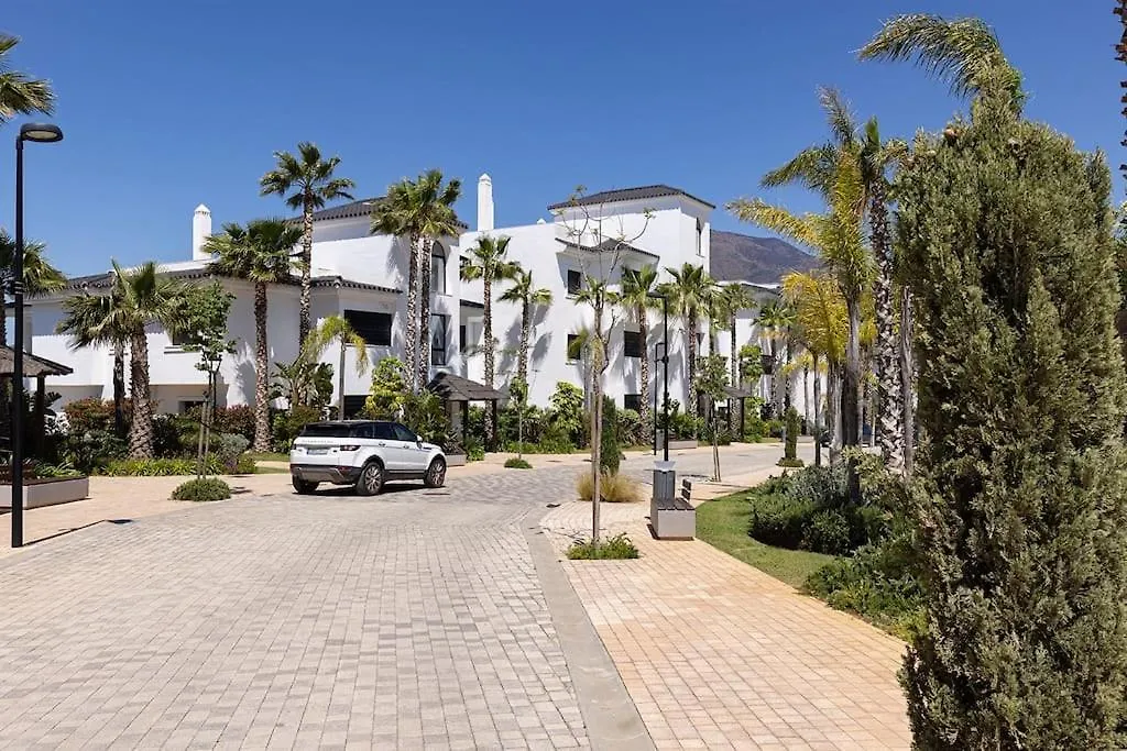Elegant Two Bedroom Apartment At Estepona Hills! Espanha