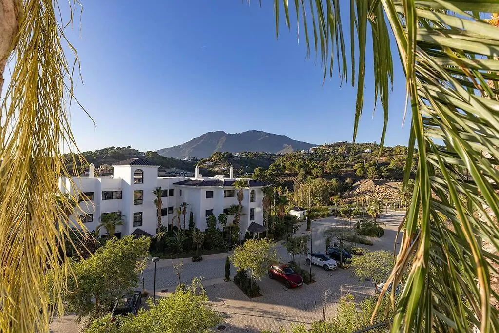 Elegant Two Bedroom Apartment At Estepona Hills! Espanha